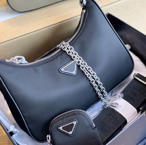 여성 디자이너 Re Edition Nylon Bag Man Luxury Shoulder Armpit Triangle Bag 3 피스 레이디 선물 겨드랑이 클러치 크로스 바디 백 10a 슬링 지갑 및 핸드백 핑크 토트 백