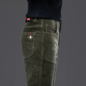 Pantaloni di velluto a coste di alta qualità caldi e spessi di marca invernale 2023 Pantaloni da uomo casual a vita alta dritti 240106