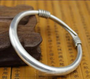 Ремесла Китайский антикварный резной серебряный браслет Мяо, круглый стержень