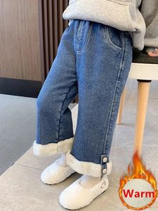 Thick Velvet Lined Girls Jeans Wide Leg Pants Winter Warm Elastic High Waist Kids Vaqueros Pantalones Plush Children Jeansy 240106