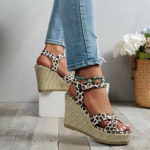 Sandálias plus size 42 sapatos femininos verão leopardo aberto dedo do pé tornozelo cinta cunha para mulheres ao ar livre vestido casual salto alto