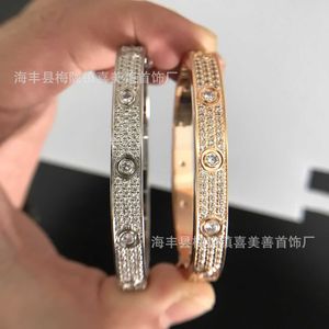 Designer Cartres Bracelet V Gold Card Home Wide Sky Star Electroplated 18K 3-Row Diamond Black Nail