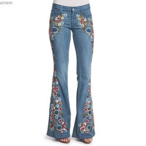 Kvinnors streetwear Long Embroidery Destoryed Flare Jeans Button Midja Bell Bottom denim Pants 90 -talet Vintage Clothl240105