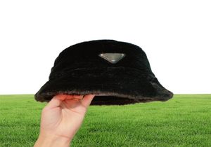 Mode Men designer hink hatt semester reser högkvalitativ faux päls män designers mössor hattar avslappnade kvinnor sunhats3910032