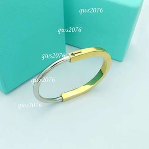 Designer Bracelet Lock Fashion Jewelry For Women Bangle Rose Gold Sier Bracelets Mens Jewelrys Designers Girls Party Christmas Gift Free Shipping