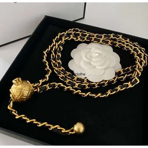 Designer cintura correntes mulheres vintage cinto colar corrente de pele de carneiro marca de luxo bola colar cintura decorativa marcada carta ouro link cintura cinto de corrente 2024