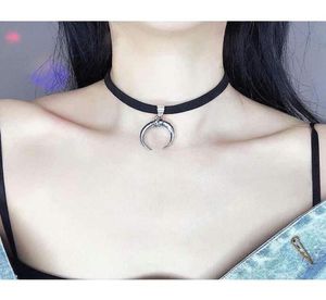 Phyanic Black Goth Choker Necklace Velvet Gothic Chocker Handgjorda månhängen halsband för kvinnor coola smycken tillbehör1818995