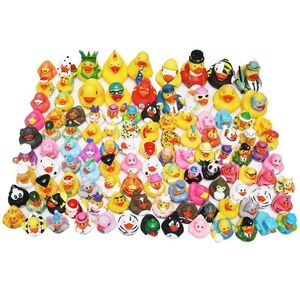Bath Toys Toys Wholesale Children Bathing Toy Floating Rubber Ducks Squeeze Sound Lovely Duck för Baby Shower 20/50/ Random Style OTBRS