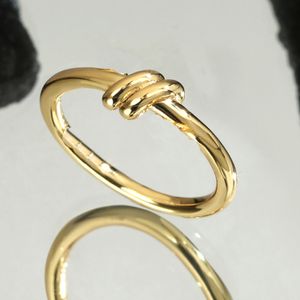 Pierścień Pierścień Jewlery Designer for Women Sterling Srebrny słodkie serce pierścionek Kont Kont Knot kolczy