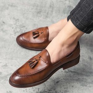 Mode tassel varumärke mäns sociala sko loafers läder 47 storlek slip-on oxford skor casual män chaussure homme