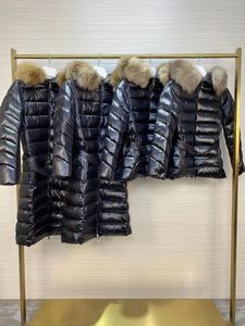 Parka Piumino da donna con collo in pelliccia Piumini sottili di media lunghezza decorazione spallina Piumini di alta qualità che riempiono il design di capispalla