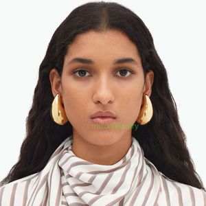 Bottegaly Venettaly Earrings 대형 워터 드롭 귀걸이 개인화 된 과장된 과장된 에디션 Lightweight 중공 눈물 금속 귀걸이