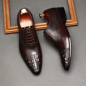 Vestido masculino de renda de alta qualidade Sapatos de couro genuínos Vinho Red Bury Oxfords Sociais Gents Suit Casual Business 240106