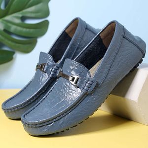 2022 Mocassini estivi classici da uomo in vera pelle di grandi dimensioni 48 Comfort Mocassini blu Slip-on Scarpe basse Calzature da uomo casual