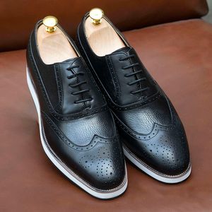 Men's Oxford Real Leather Classic Wing Tip Toe Lace-up Sneakers Handmade Comfortable Casual Shoes for Men Business Office