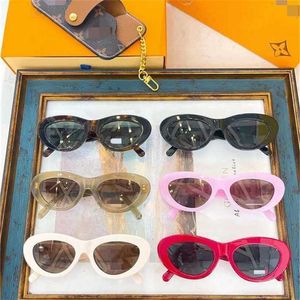 12% OFF High Quality New Delicate Wind Ouyang Nana Same Personality Cat's Eye Fashion Sunglasses Z1981E