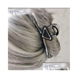 Grampos de cabelo Luxo Esigner Moda Triângulo de Metal Senhoras Clipe com Selo Mulheres Menina Barrettes de Alta Qualidade Acessórios Drop Delivery Pro Dhl2n