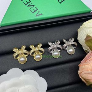 Bottegaly Venettaly Ohrringe Bogenperle Ohrringe Frauen Persönlichkeit Vielseitige trendige Silbernadelohrringe