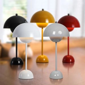 Svampblommig knopp uppladdningsbar LED -bordslampor Desk natt för sovrum mat touch nattljus enkel modern dekoration 240105