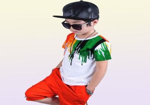 Nuovi vestiti per ragazzi estivi Set Casual Hiphop Stripe Tshirt colorata Pantaloni 2 pezzi Vestito Scuola materna Prestazioni Abbigliamento per bambini 2103267941786