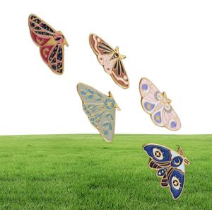 Kvinnor Insektserie Kläder Broscher Butterfly Moth Model Drop Oil Pins Europeiska legering Moon Eye Eyamel Cowboy Ryggsäck Badge Jewel7196095