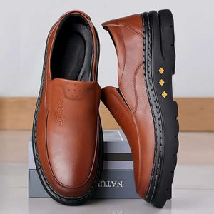 Shoes Men Genuine Leather Casual Brand 2023 Mens Loafers Moccasins Breathable Slip Black Driving Plus Size 38-44 Sneakers
