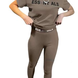 Designer Silm Pants Passar Womens Two Pieces Jogger Set Nya bokstäver Tryckt Kort ärm Sexiga Fashion Tights Suits 745