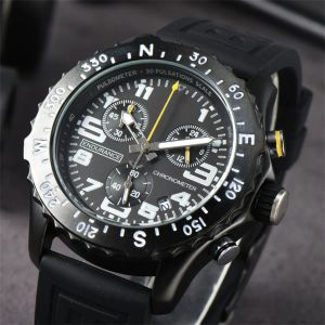 عالي الجودة Avenger Watch Men Men Men Quartz Watches Endurance Chronograph Date 44mm ساعات الساعات عدة ألوان حزام مطاط في ساعة معصم WOTTERS WATCH