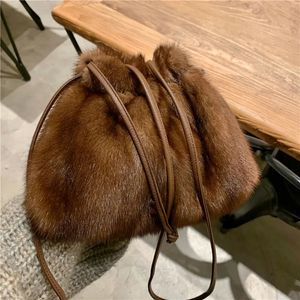 السيدات الحقيقي Mink Messenger Bag Fashion الكتف Fluffy Fur Dramstring 240106