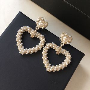 Neue Perlen-Design-Ohrringe für Damen, Buchstaben-Ohrringe, goldene Charm-Ohrringe, Geschenk, Modeschmuck