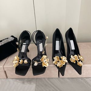 Nowe metalowe kwiaty satynowe sztylet pięta sandałowy pasek kostki Orchid Flower Decoration Series Sandals Pearl Luksusowy projektant damski sukienka na imprezę Buty Rozmiar 35-40 z pudełkiem