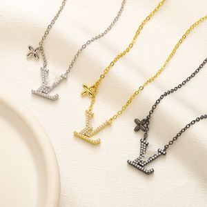 Designer clássico mulheres carta diamante pingente colar charme estilo bonito aço inoxidável ouro prata preto banhado a corrente pulseira parafuso prisioneiro conjuntos de jóias de casamento presente da menina