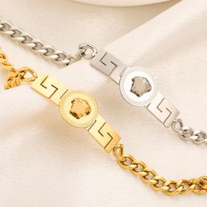 Braccialetti con ciondoli Medusa in oro 18 carati di design di lusso Gioielli placcati in argento Braccialetti classici eleganti per donne e uomini punk vintage