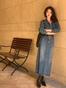 Abiti casual 2024 Moda risvolto Abito in denim da donna Vintage lavato blu manica lunga monopetto con cintura divisa camicia di jeans V374