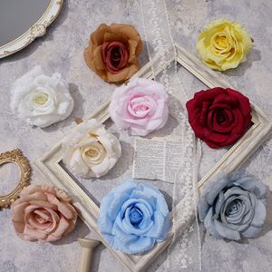 Simulazione della testa di rosa rotonda Piccolo fiore di rosa Indumento di fiori da sposa Indumento decorativo Fiore di seta Commercio all'ingrosso transfrontaliero KK