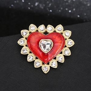 Broszki kreatywne osobowość Czerwone serce dla kobiet luksusowy cyrkodon miłość corsage moda impreza biurowa broszka