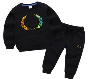 Logotipo marca de luxo designer bebê outono roupas conjunto crianças menino menina manga longa hoodie e calças 2pcs ternos moda fatos outfit4102935