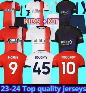 2023 2024 Luton Town CLARK CAMPBELL Mens Futebol Jerseys BURKE NAISMITH BELL DOUGHTY ADEBAYO LOCKYER Home Away 3rd Maillots de Futbol Homens Top Camisas de Futebol Kids Kit