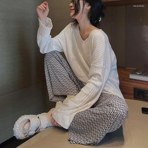 Kadın pijama pijamaları takım elbise bahar ve sonbahar modelleri uzun kollu çizgili iki parçalı Kore moda gündelik seksi ev kıyafeti
