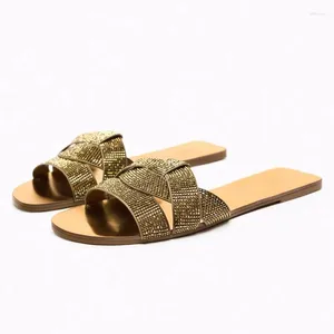 Tofflor traf zaza kvinnors glänsande strass platt sommar 2024 guld flip flops slingback sandaler öppen tå strand låg häl