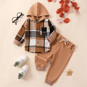 2PC Frühling Und Herbst Saison Jungen Mädchen Langarm Braun Plaid Kapuzen Top mit Einfarbig Hosen Baby-sets 240106