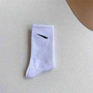 Mens Socks Fashion Women and Men Socking High Quality Letter Bortable Cotton Wholesale Calzino Jogging Basketball Football Sports Sock ANFN ARY0