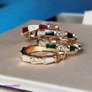 IK4R Designer Bvlger Band Rings Baojia High Versione Snake Bone Ring Women's Light Luxury Versatile White Fritillaria Live