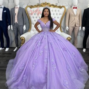 Meksyk fioletowy z ramion sukni balowy sukienka Quinceanera dla dziewczynki z koralikami 3D Kwiat Applique Birthday Party Suknie Prom Sukienki Słodko 16