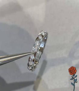 Wysokiej jakości tytanowa stalowa miłość Pierścień Mężczyźni i kobiety Style Zewnętrzny Diamond Wzór Diamond Mały pierścionek aromaterapii Opakowanie Pakiet prezentowy785598248