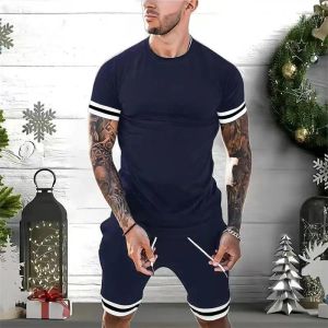 Tracki męskie Dwuczęściowy zestaw Summer Casual T-shirt i szorty męskie garnitury atletyczne mody krótkie rękaw
