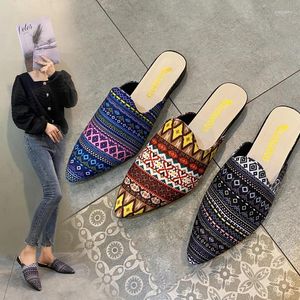 Slippers Female Muller Shoes 2024 Summer Women's Closed Toe Pointed Fashion Outer Wear Comfortable Low Heel Slides