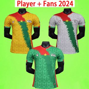 24 25 Burkina Faso Tifosi della squadra nazionale Versione giocatore Maglie da calcio 2024 2025 TRAORE AZIZ KI TAPSOBA Home Bianco Giallo Verde Maglie da calcio Uniformi a maniche corte