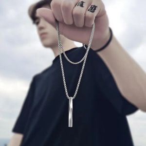 Men and women necklaces with the same design simple and twisted personality pendant stainless steel titanium steel neck chain