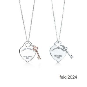 Vänligen återvänd till New York Heart Key Pendant Original 925 Silver Love Halsband Charm Women Diy Charm Jewel Gift ClaVicle Chain High End Brand Designer